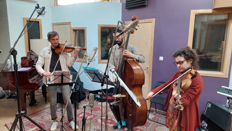 Moon Souvenirs - studio